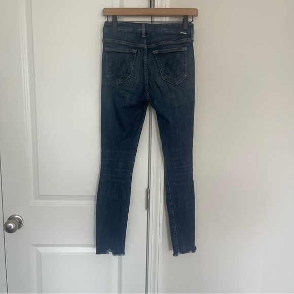 Mother Looker Ankle Fray in Girl Crush - Picture 3 of 11